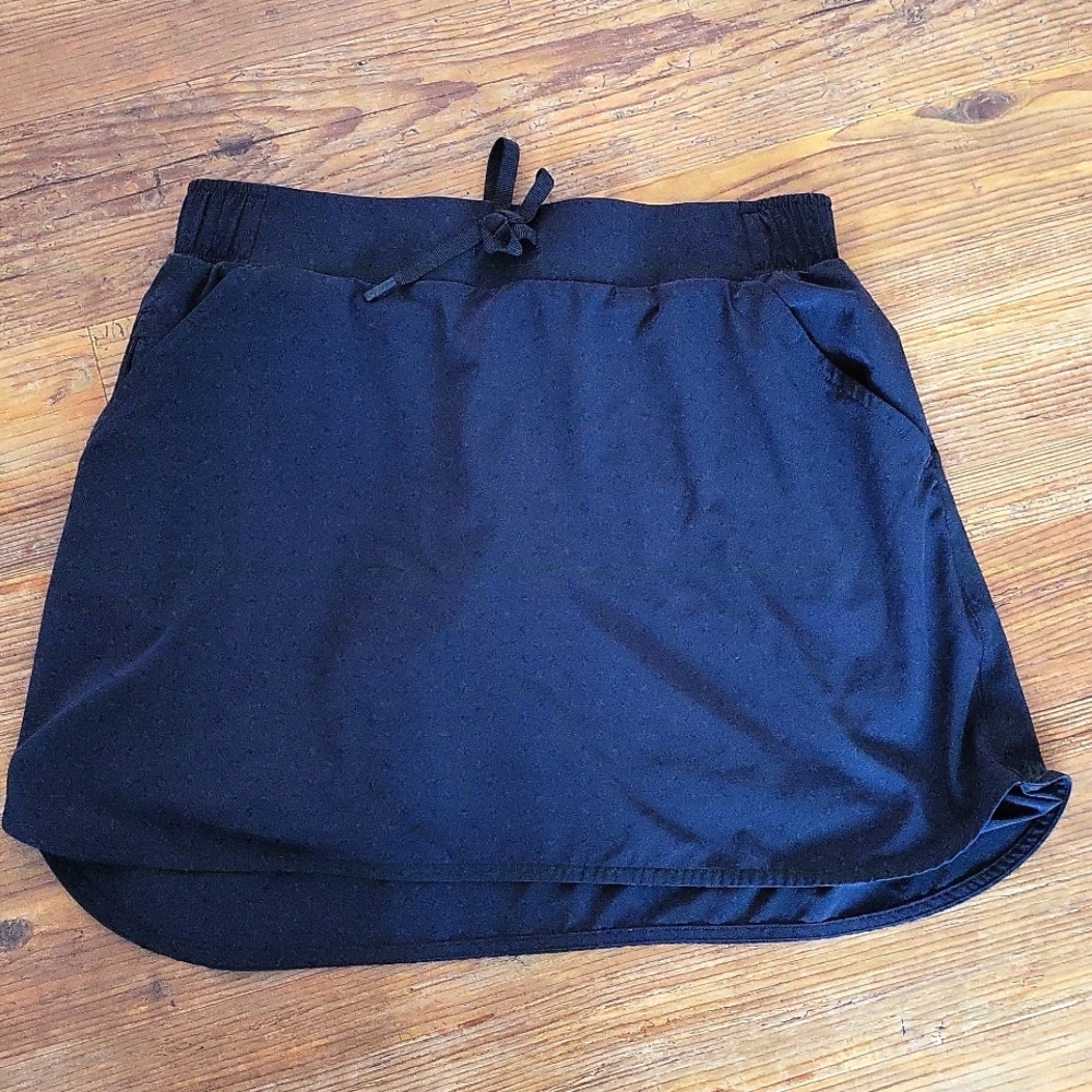 All in Motion black medium skort